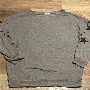 Gray Sweatshirt with Black Star Accents💥